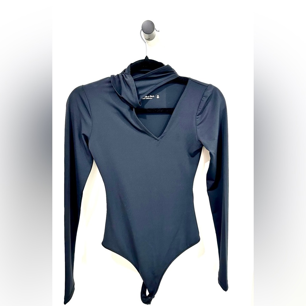 Abercrombie and Fitch bodysuit long sleeve choker neck black XS